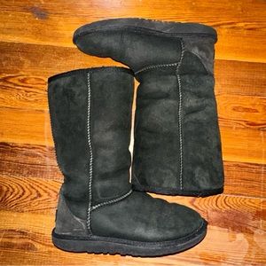 Black tall UGG boots | kid’s 3